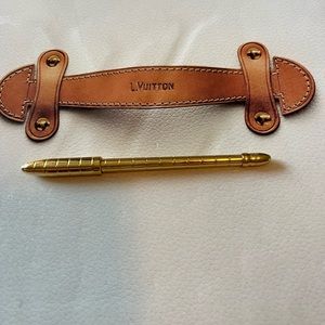 LOUIS VUITTON
Agenda Ballpoint Pen